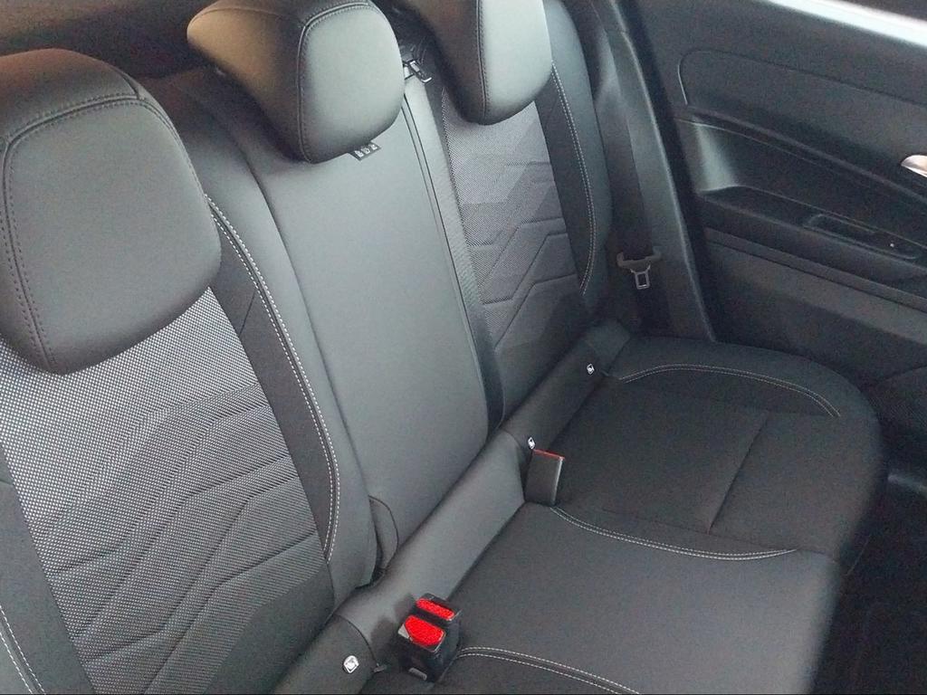 Jeep Avenger 1.2 eHybrid 74kW (100CV) Summit - Foto 509