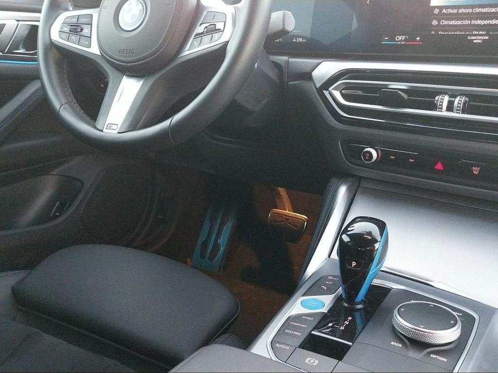 BMW i4 eDrive40 - Foto 31