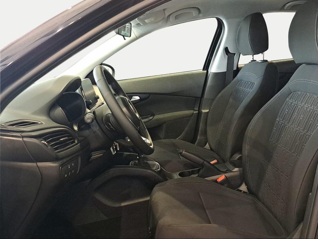 Fiat Tipo HB Diesel 1.6 97kW (130CV) manual Monotrim - Foto 420
