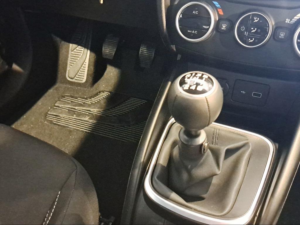Fiat Tipo HB Diesel 1.6 97kW (130CV) manual Monotrim - Foto 430