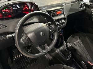 Peugeot 208 5P BUSINESS LINE 1.4 HDi 68