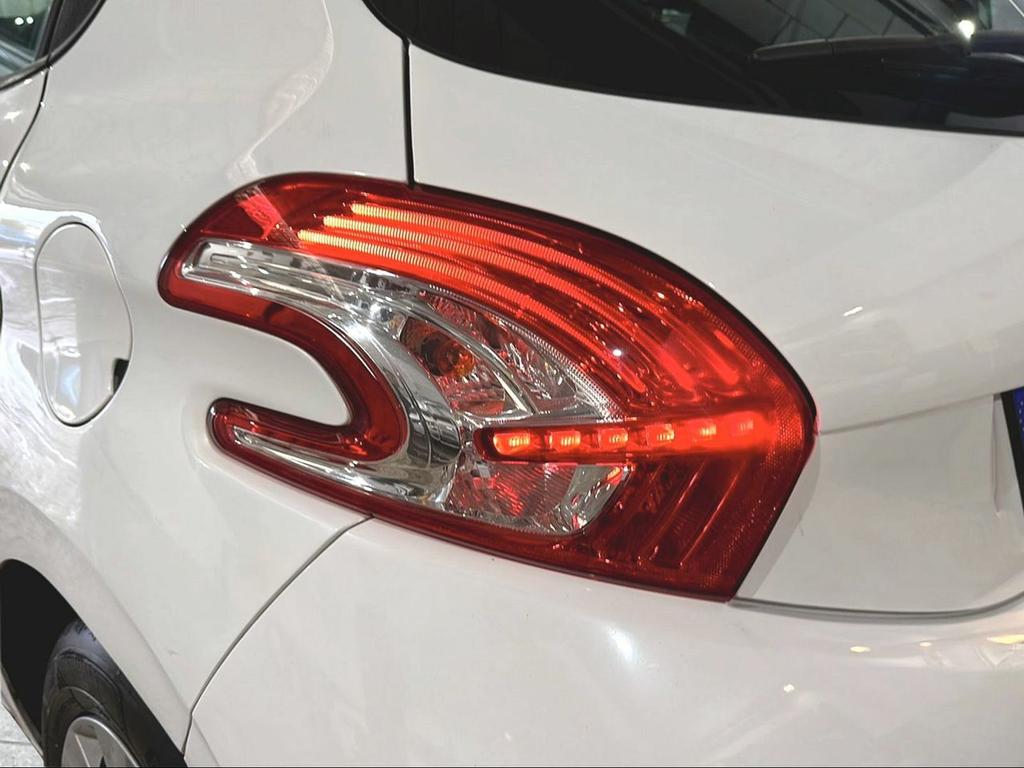 Peugeot 208 5P BUSINESS LINE 1.4 HDi 68 - Foto 21