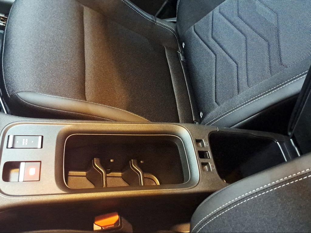 Jeep Avenger 1.2 eHybrid 74kW (100CV) Altitude - Foto 478