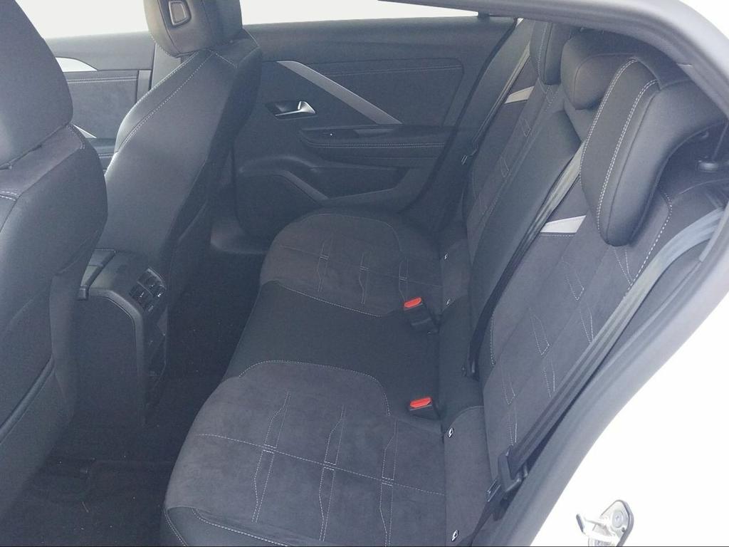 Opel Astra 54kWh GS Auto - Foto 417