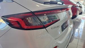 Honda Civic 2.0 i-MMD Elegance CVT