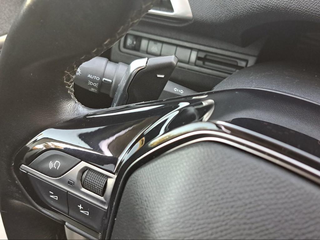 Peugeot 3008 1.2 PureTech 96KW S&S Allure Pack EAT8 - Foto 338