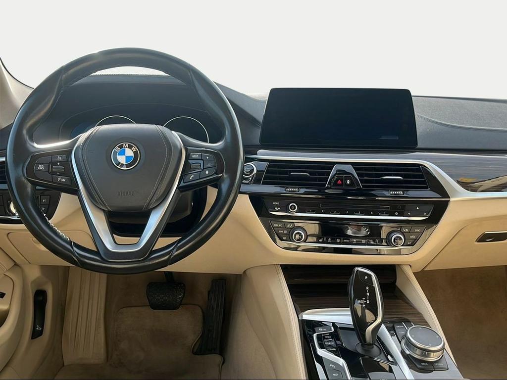 BMW 5 Series (G30/G31) 520d 2.0 d Steptronic 8 - Foto 44