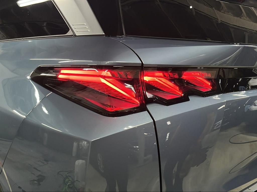 Peugeot 5008 1.2 100KW GT eDCS6 - Foto 386