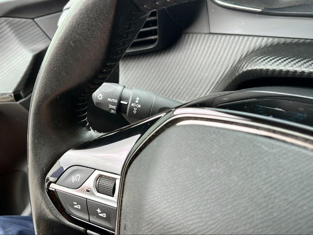 Peugeot e-2008 Eléctrico Active - Foto 418