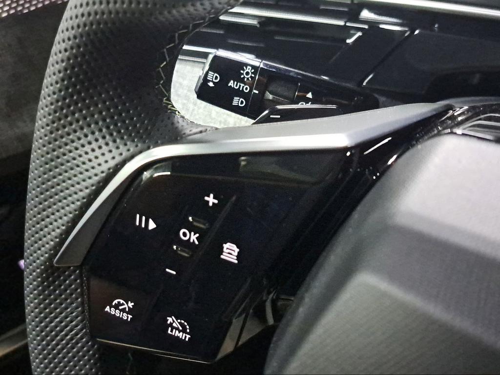 Peugeot 5008 1.2 100KW GT eDCS6 Hybrid - Foto 415