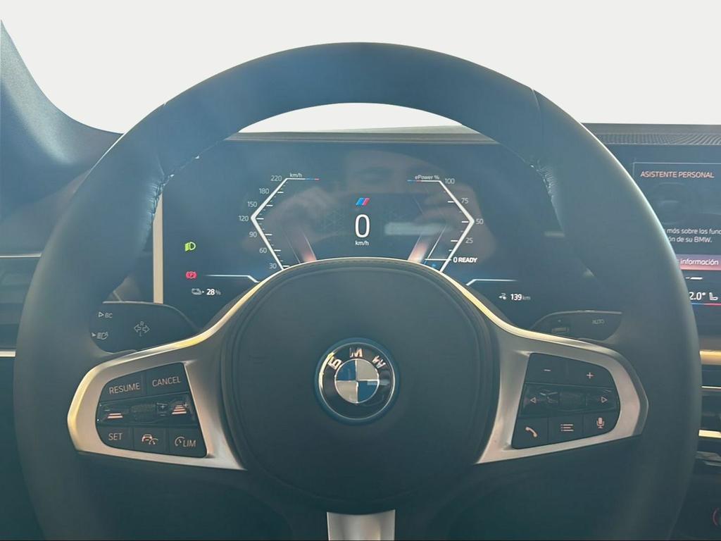 BMW i4 eDrive40 - Foto 103