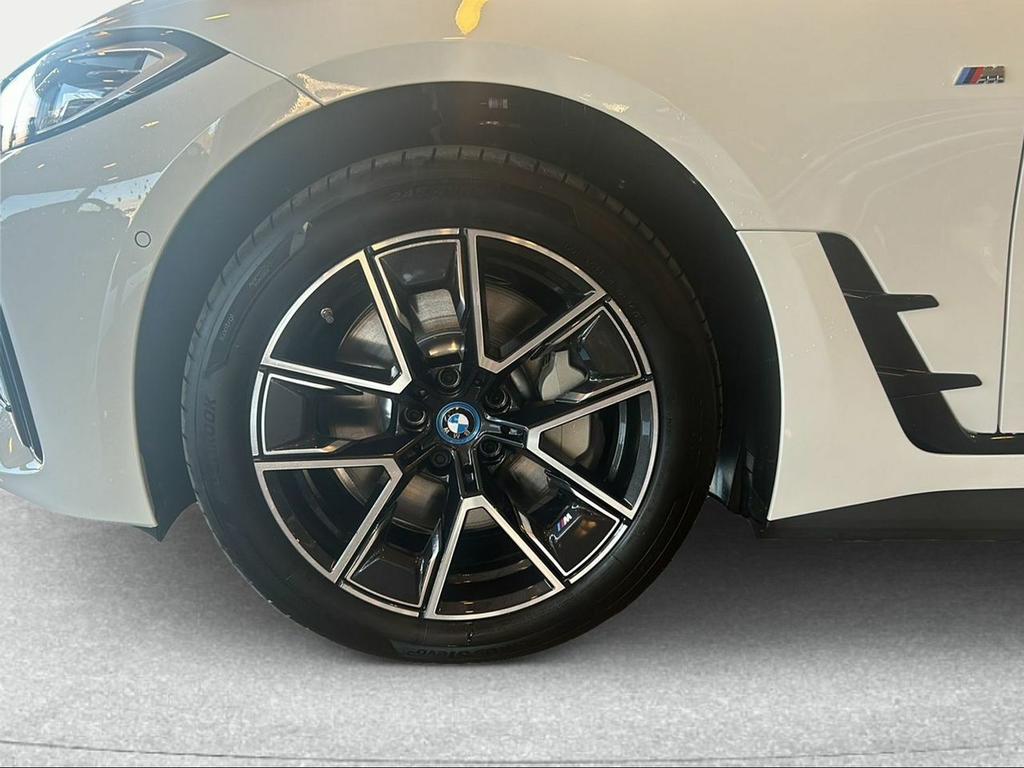 BMW i4 eDrive40 - Foto 102