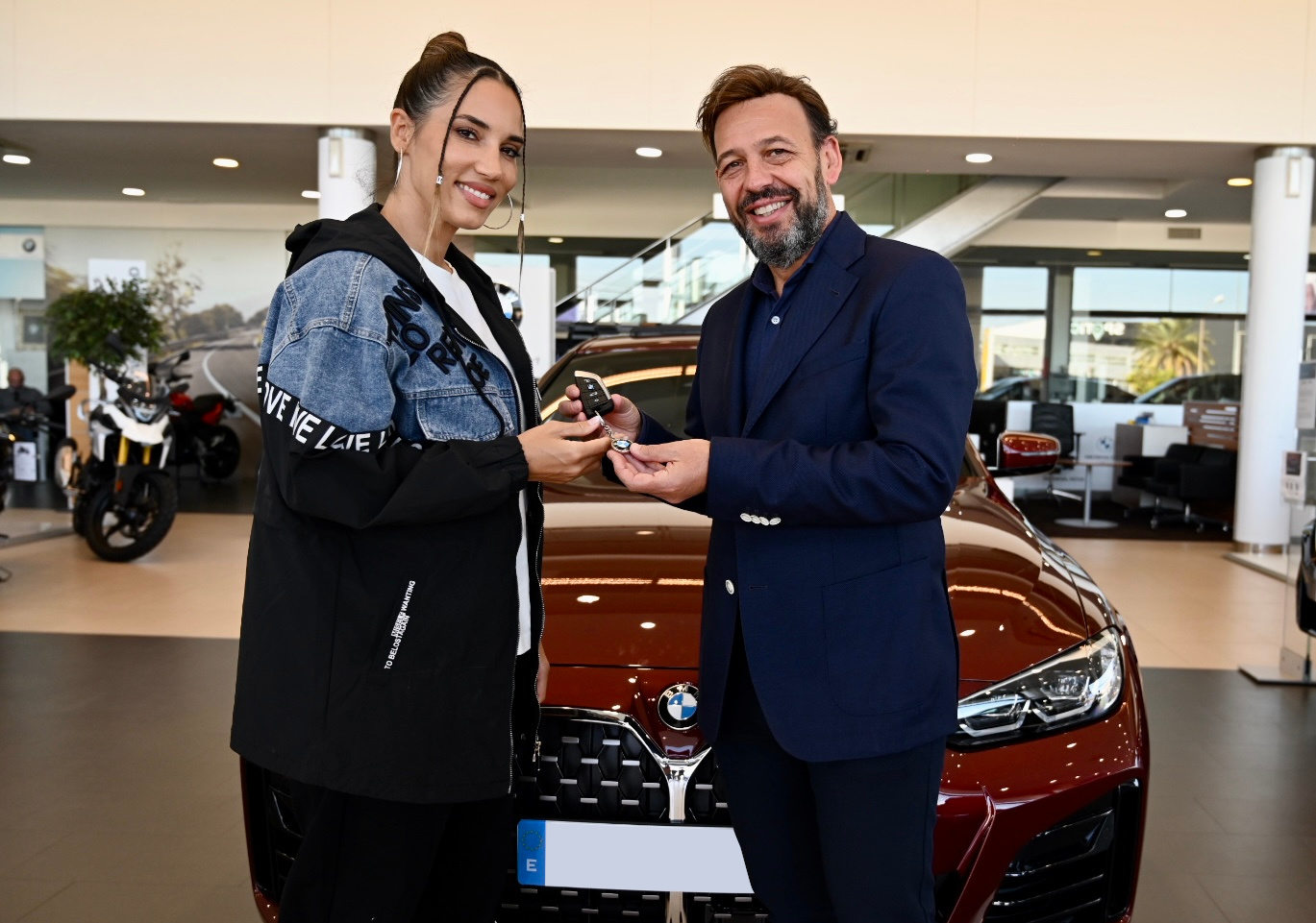 India Martínez, nuestra embajadora de San Rafael Motor, recibe su nuevo BMW Serie 4